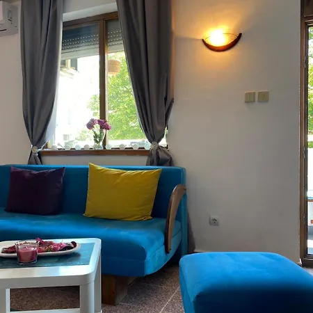 Hotel Family Argo Warna