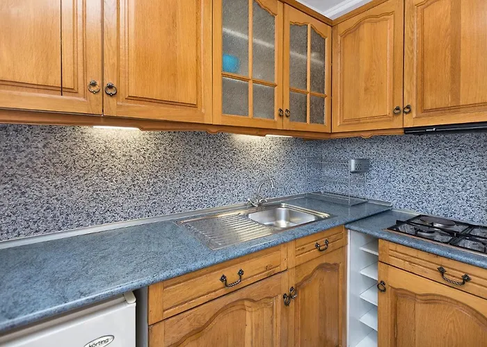 Hotel Family Argo Warna